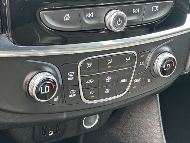 2022 Chevrolet Traverse LT Leather