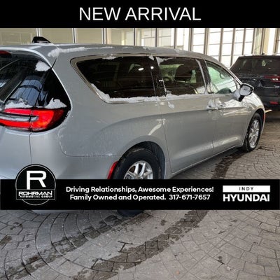 2024 Chrysler Pacifica Touring L