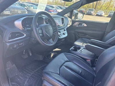 2022 Chrysler Pacifica Hybrid Touring L