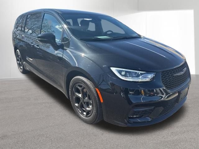 2022 Chrysler Pacifica Hybrid Touring L