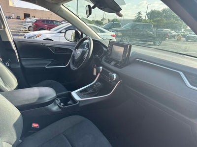 2020 Toyota RAV4 LE