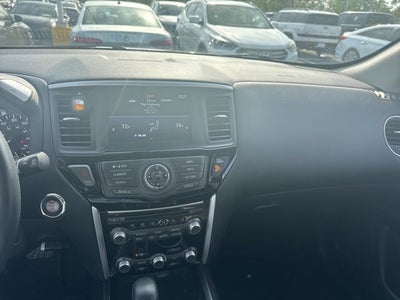 2020 Nissan Pathfinder SV