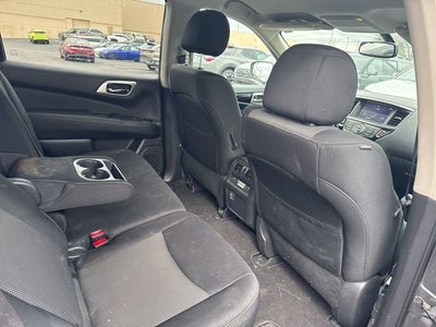 2018 Nissan Pathfinder SV