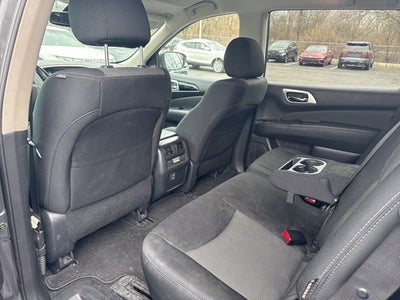 2018 Nissan Pathfinder SV