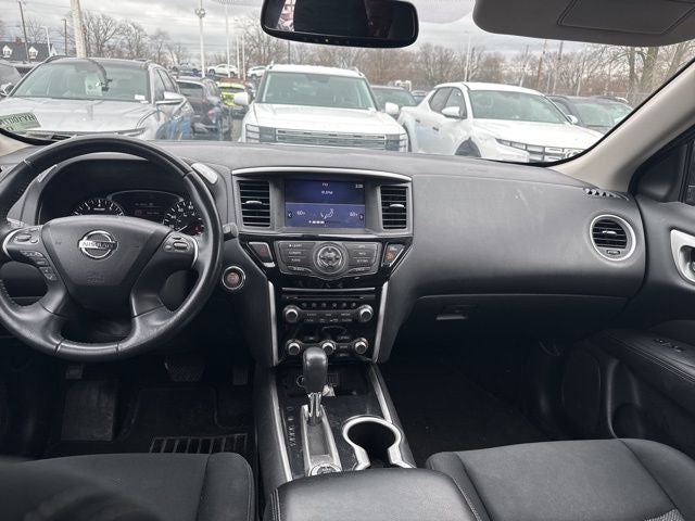 2018 Nissan Pathfinder SV