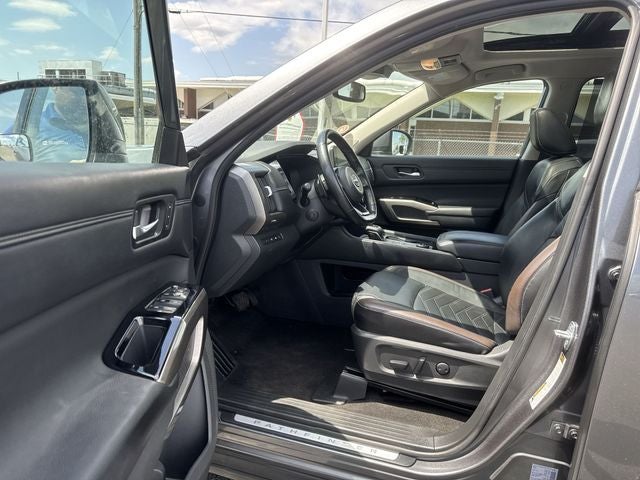 2022 Nissan Pathfinder Platinum