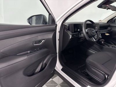 2025 Hyundai TUCSON SE