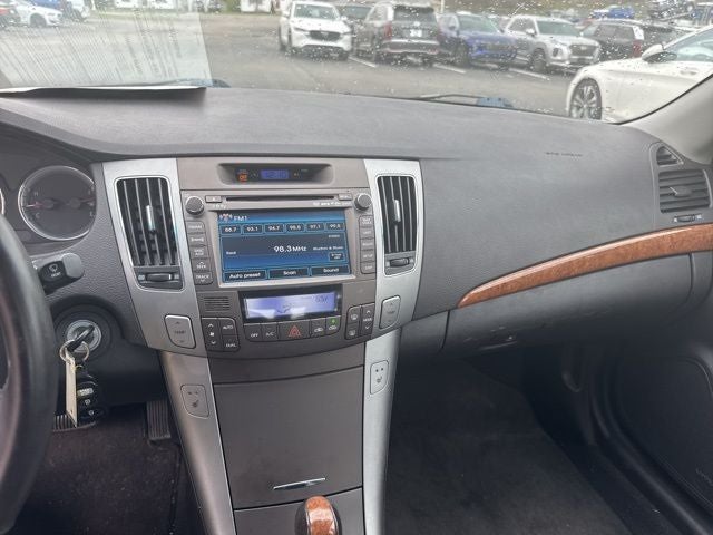 2010 Hyundai SONATA Limited