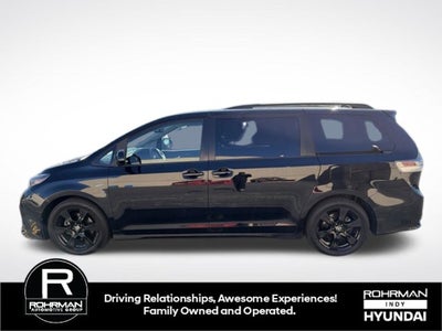 2020 Toyota Sienna SE 8 Passenger