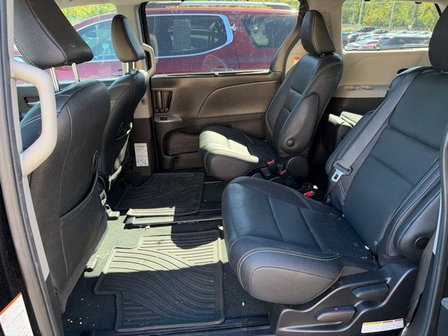 2020 Toyota Sienna SE 8 Passenger