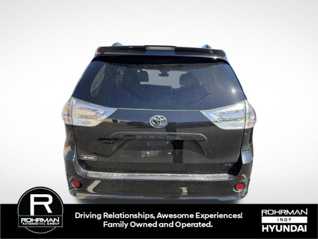 2020 Toyota Sienna SE 8 Passenger