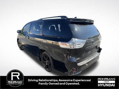 2020 Toyota Sienna SE 8 Passenger