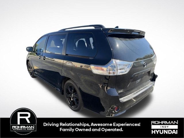 2020 Toyota Sienna SE 8 Passenger