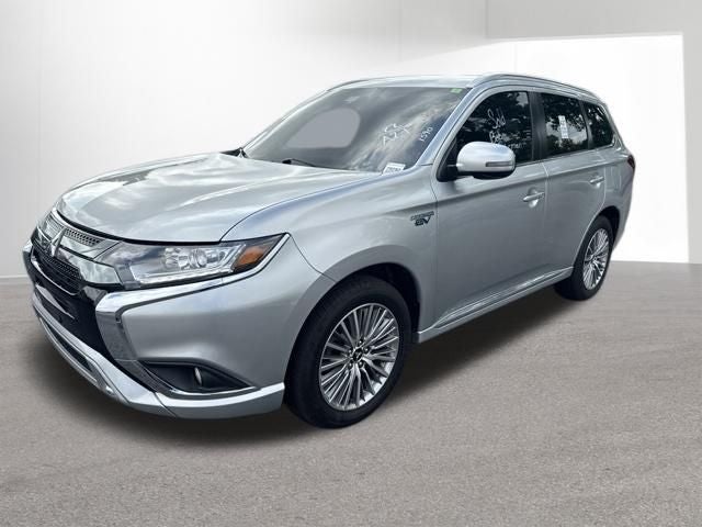 2022 Mitsubishi Outlander Plug-in Hybrid's photo