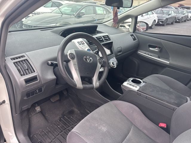 2014 Toyota Prius v Base