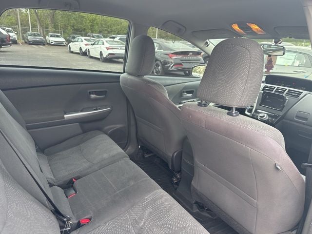2014 Toyota Prius v Base