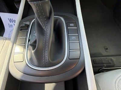 2027 Hyundai KONA SE
