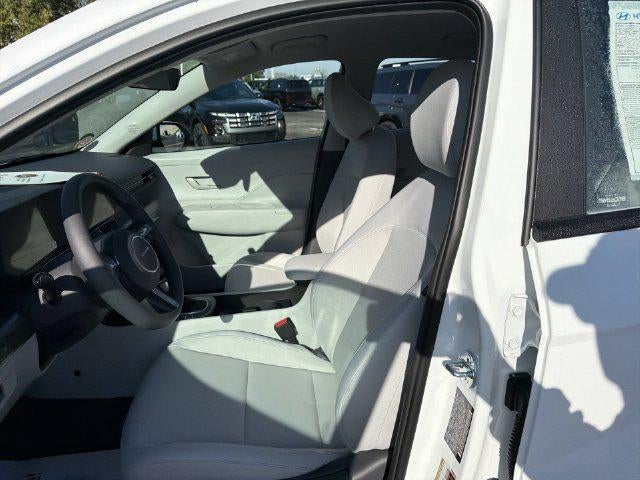 2027 Hyundai KONA SE