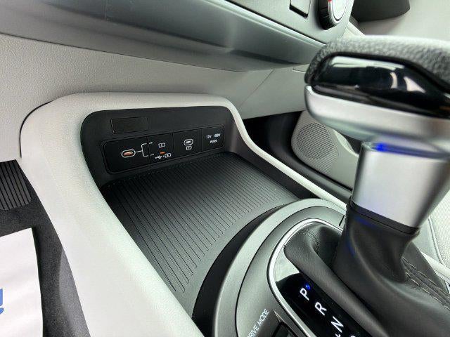 2027 Hyundai KONA SE