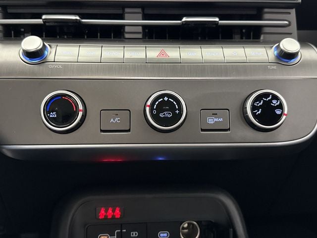 2026 Hyundai KONA SE