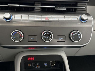 2026 Hyundai KONA SE