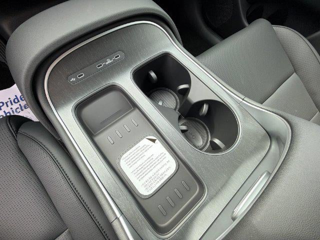 2027 Hyundai PALISADE SEL 7 Passenger