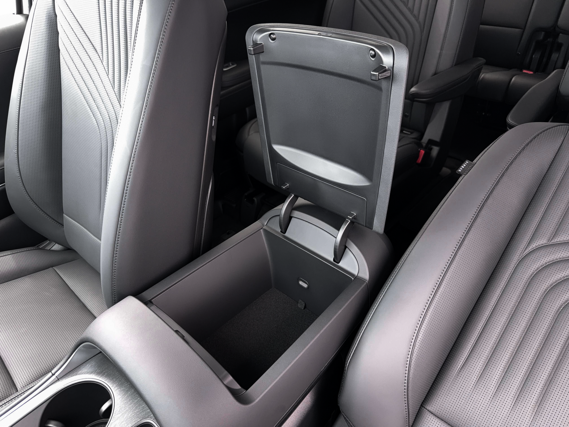 2027 Hyundai PALISADE HYBRID SEL 7 Passenger