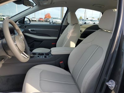 2025 Hyundai SONATA SE