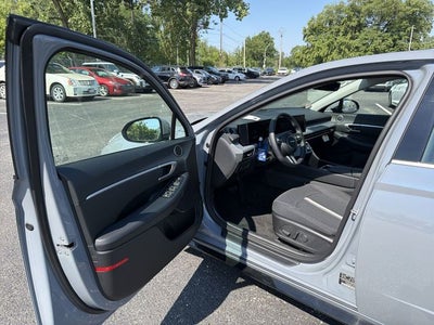 2026 Hyundai SONATA HYBRID SEL