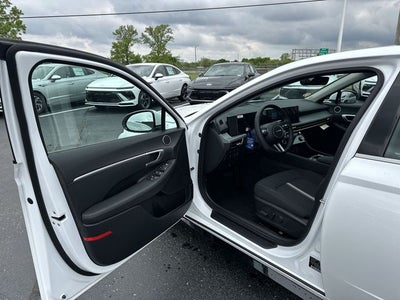 2026 Hyundai SONATA HYBRID SEL