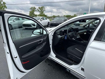 2026 Hyundai SONATA HYBRID SEL