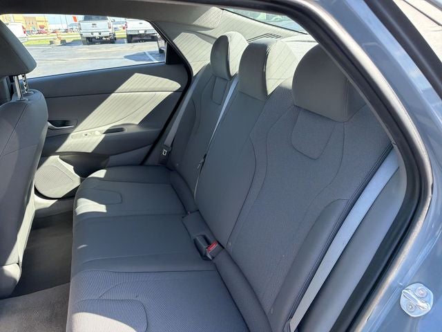 2023 Hyundai ELANTRA SE