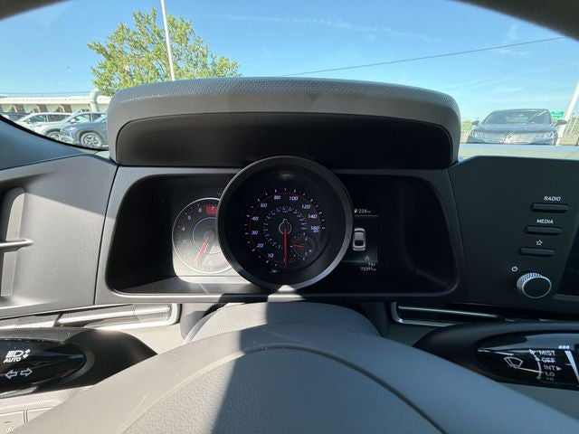 2023 Hyundai ELANTRA SE
