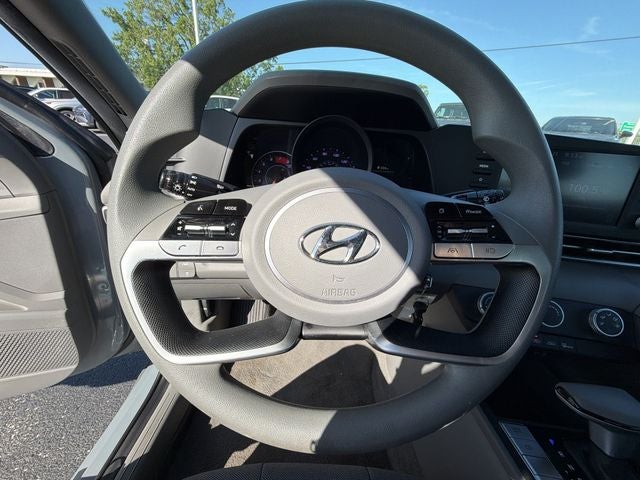 2023 Hyundai ELANTRA SE