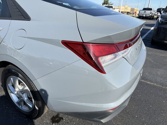 2023 Hyundai ELANTRA SE