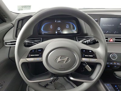 2025 Hyundai ELANTRA SE