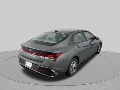 2025 Hyundai ELANTRA SE