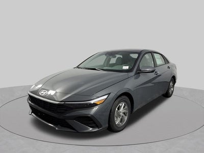 2025 Hyundai ELANTRA SE