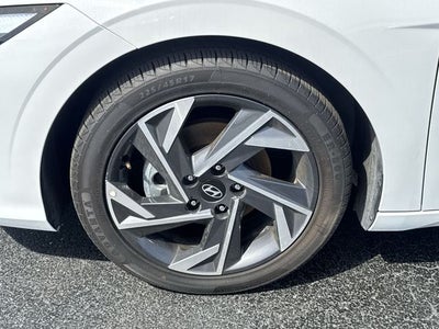 2024 Hyundai ELANTRA Limited
