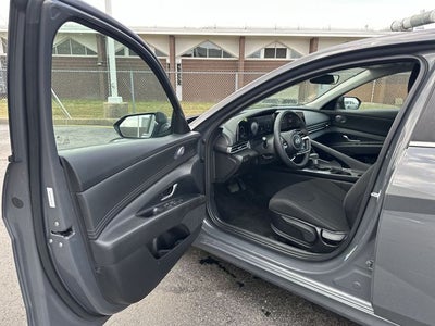 2025 Hyundai ELANTRA SEL Convenience